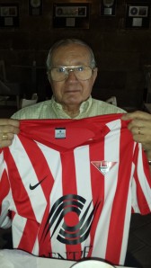 Adolfo holds the 2014/15 GUFC Shirt